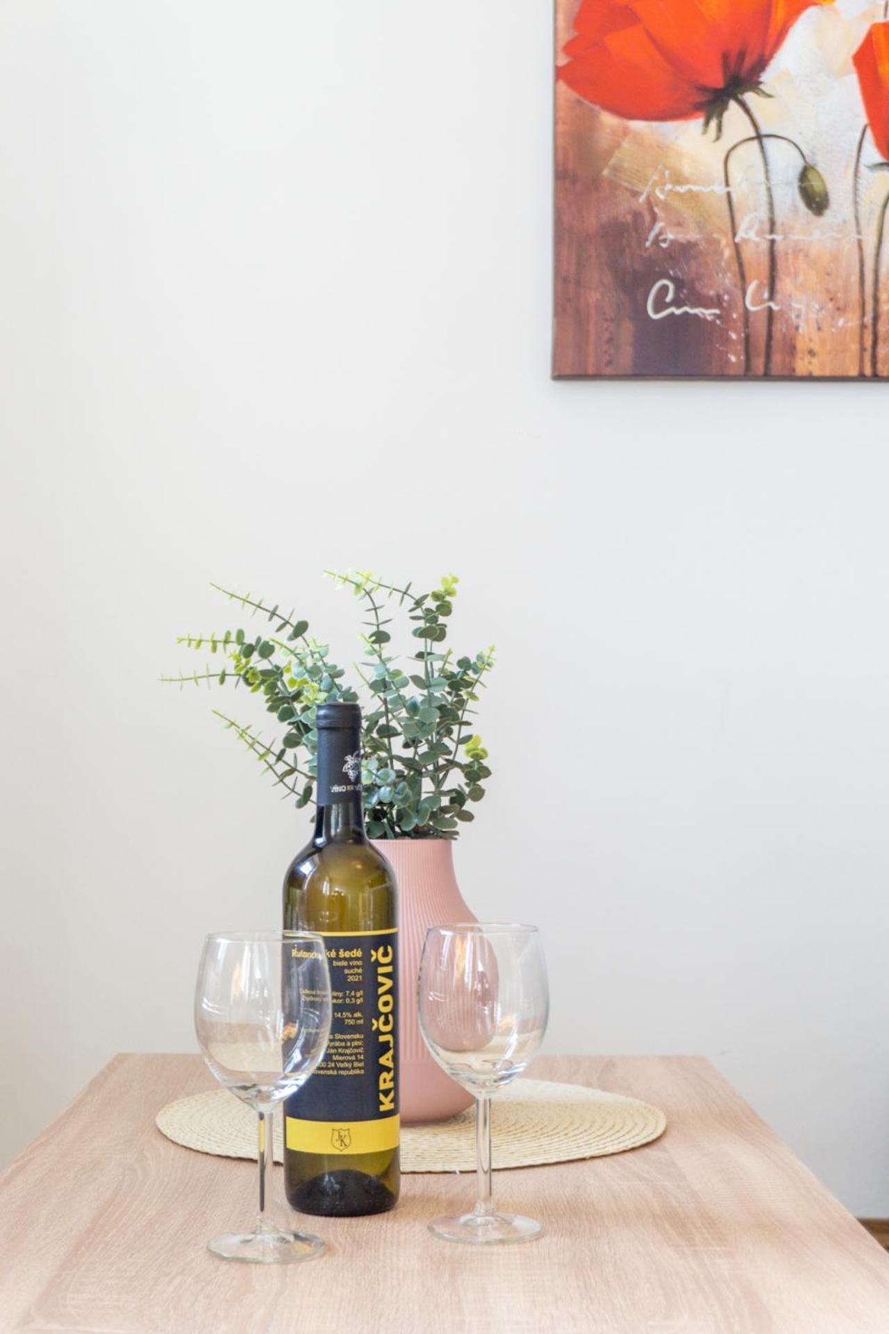 Apartamento Next To Stadion, Near To Lainzer Tiergarten Viena Exterior foto